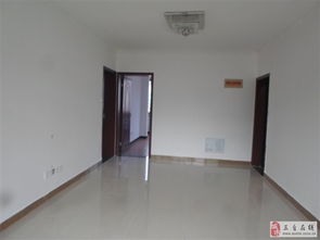 食品公司宿舍學(xué)區(qū)房 三居室與專業(yè)保潔服務(wù)